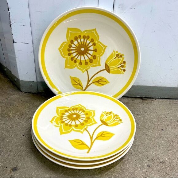 Set of Vintage Plates - Picture 1 of 4